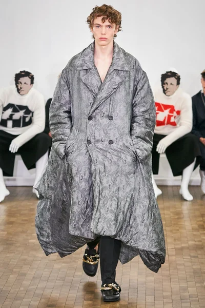 Look 11